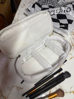 make up brushes with  pouch