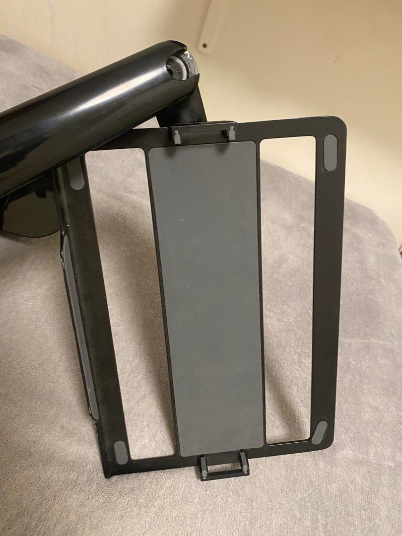 Monitor rig (Category: Office & Business Technology) located in Kuala Lumpur. Submitted by zullisme (Listing ID 1359237908, Image 3). Description: -Condition 9/10 -Price negotiable -Pick up at ampang or postage.