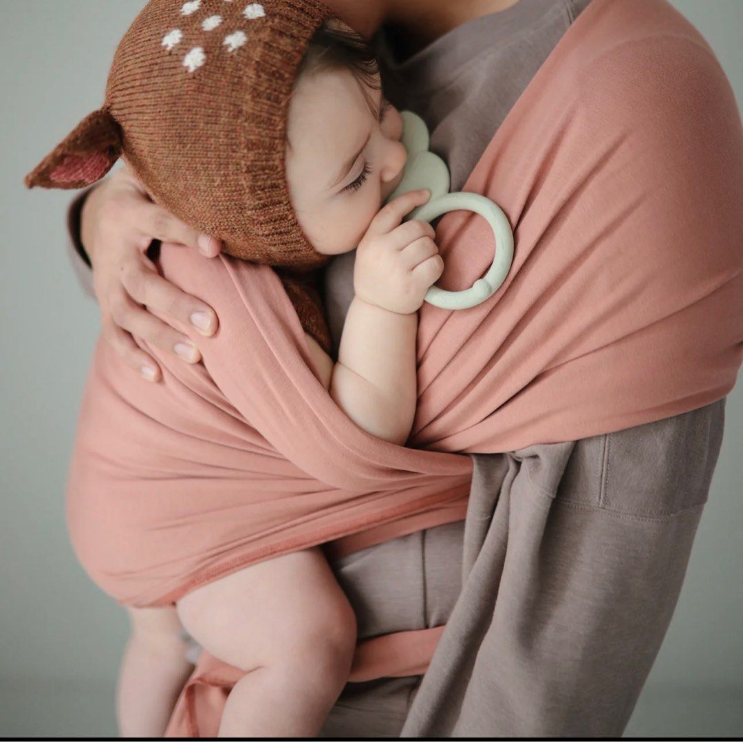 Mushie Baby Carrier Wrap (Category: Carriers & Slings) located in Mandaluyong City. Submitted by msi17 (Listing ID 1359277207, Image 2). Description: Color: Cedar.