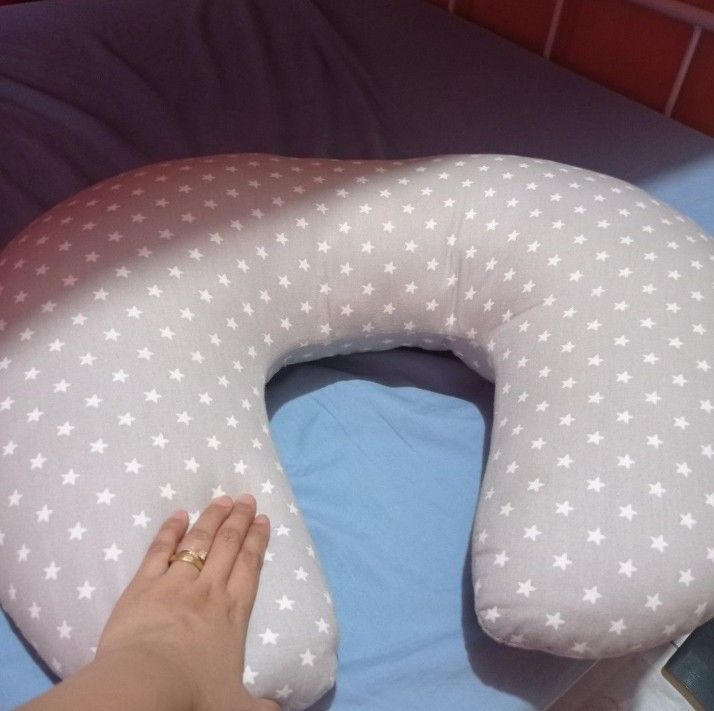 Nursing Pillow (large) (Category: Bed Guards) located in Quezon City. Submitted by sheng18 (Listing ID 1359147948, Image 1). Description: must have for breastfeeding moms large size rfs: rarely used.