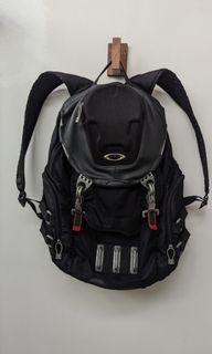 OAKLEY  BATHROOM SINK BACKPACK