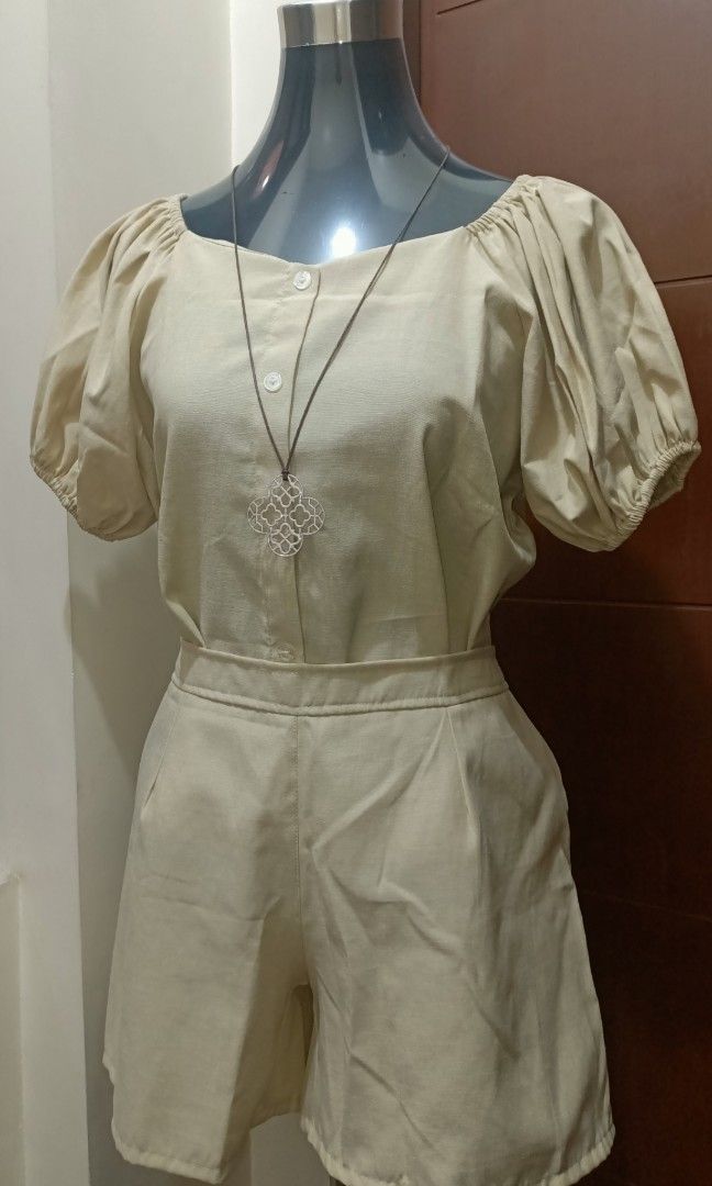 Plain Beige Terno Shorts Set Large - 3xl fit (Category: Sets or Coordinates) located in Pasig City. Submitted by roa.renaflor (Listing ID 1359149146, Image 1). Description: Go for Comfy & Fashion Coordinates + plus size. Best Seller!!! Diff Style 🛍️ Get it now..