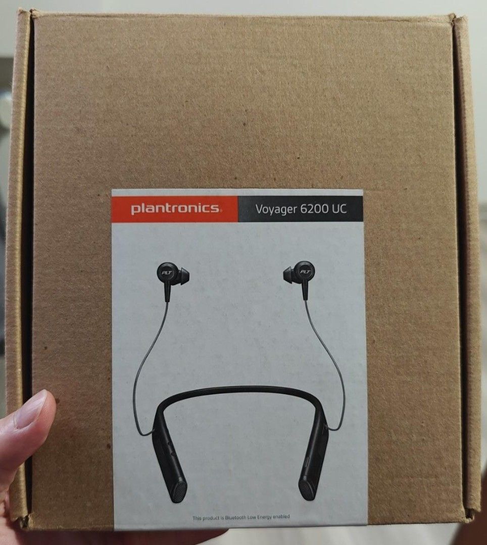Poly Plantronics Voyager 6200 UC Noise Cancelling Wireless Bluetooth Headset With BT600 USB Adapter ( Black Colour ) ! (Category: Headphones & Headsets) located in Singapore. Submitted by zurousell (Listing ID 1359221376, Image 1). Description: Won it from lucky draw some time back and left it untouched in the drawer. Able to deal at a couple of locations (depends). Cheers! Details of product below: The new Plantronics Voyager 6200 UC is a Blueto