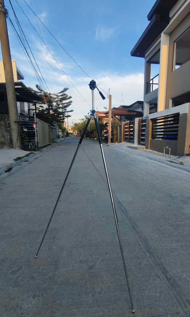 Primo deluxe tripod quick release ALUMINIUM (Category: Tripods & Monopods) located in Manila. Submitted by babz30261 (Listing ID 1359234889, Image 2). Description: WITH BAG QUICK RELEASE TRIPOD SOLID MATERIALS GOOD QUALITY CONDITION AND MATERIALS ALUMINUM SOLID WE DELIVER NATIONWIDE WIDEEEEEEE.