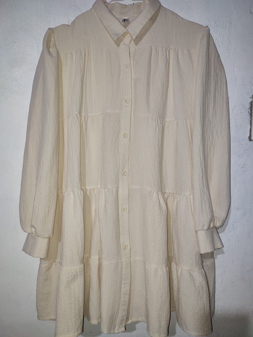 Puffy long sleeve layered dress (Category: Dresses) located in Quezon. Submitted by hunnylava (Listing ID 1359252834, Image 2). Description: Puffy Layered Long Sleeved Dress. Pm for more inquiries. Free size: Small to Large MOP: Payment First. Gcash or Bank Transfer. Courier: JNT.