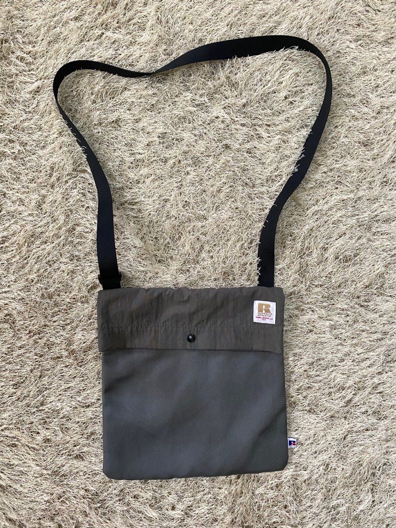 Russell athletic (Category: Sling Bags) located in Digos. Submitted by oldtuff_ (Listing ID 1359135288, Image 1). Description: Good to asnew condition no issue colo rate: 9/10 need wash.