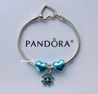 🎀SALE! PANDORA HEART CLOSURE CLASP WITH METALLIC CHARMS BLUE (blue flower clover not yet available)