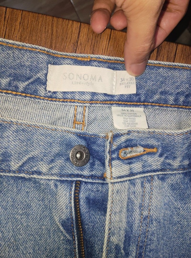 hard denim baggy pants sonoma (Category: Jeans) located in San Carlos. Submitted by declutteringv1 (Listing ID 1359264594, Image 3). Description: para sakin UNISEX sya solid ng kulay 10/10 ako sa kulay✨ W 33-34 L 43 +sf.