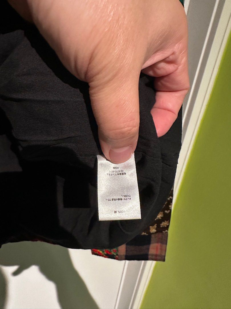 Supreme Patchwork Jacket （分類：衛衣）位於 Hong Kong。 由 panpeter_214 提交（商品編號 1359171140，圖片 5）。簡介： 售 (同步多谷） 所在地: 香港 產品名稱: Supreme Patchwork Jacket 尺寸 : Large 新舊程度: 100%全新 價錢: $3000 交易方法: 屯門西鐵站 備註: 冇單，有原裝膠袋，介意勿投。