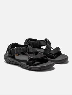 （分類：）位於 。 由 sneakerout32356 提交（商品編號 1359186095，圖片 1）。簡介： 。