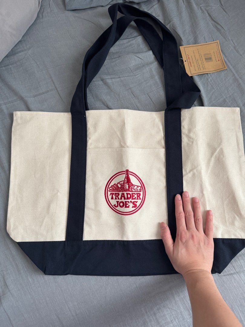 Trader Joe’s Tote Bag (Category: Tote Bags) located in Pasay City. Submitted by ppchs (Listing ID 1359183957, Image 3). Description: Brand new large tote bag from Trader Joe’s. Bought from Los Angeles, California.