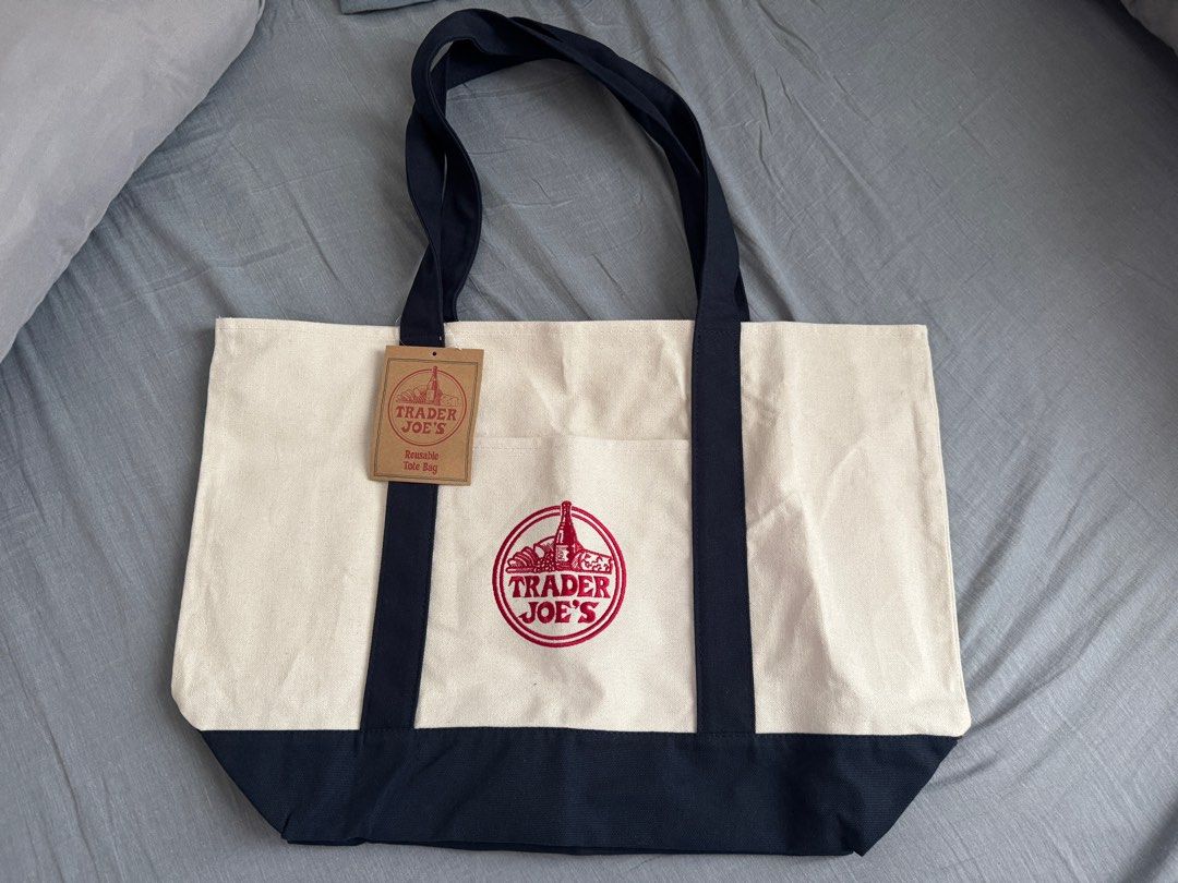 Trader Joe’s Tote Bag (Category: Tote Bags) located in Pasay City. Submitted by ppchs (Listing ID 1359183957, Image 1). Description: Brand new large tote bag from Trader Joe’s. Bought from Los Angeles, California.