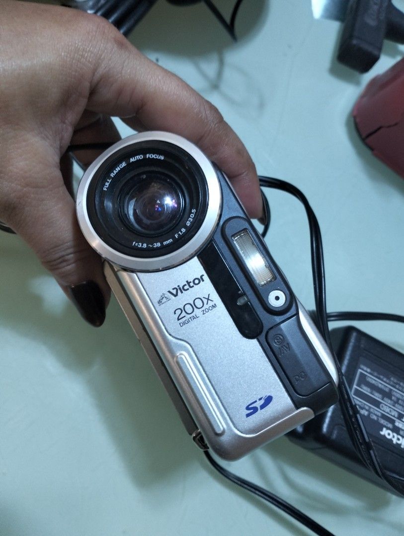Victor video camera (Category: Video Cameras) located in General Mariano Alvarez. Submitted by ma.miafajardo1219 (Listing ID 1359267869, Image 3). Description: Victor brand need repair from japan.