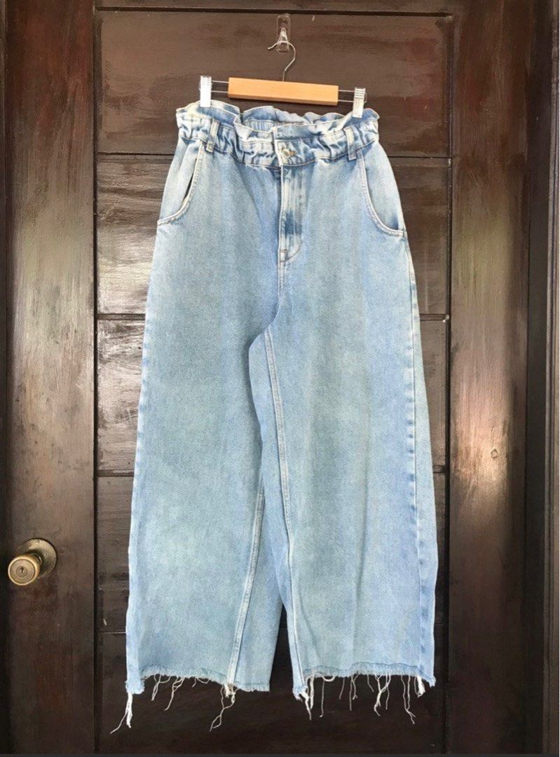 Zara wide leg pants (Category: Jeans) located in Caloocan City. Submitted by fortunodeclutter (Listing ID 1359265911, Image 1). Description: .