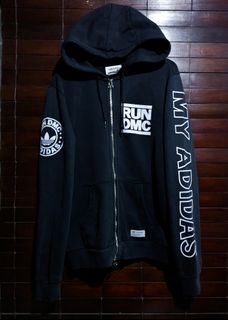 (Kategori: ) berada di . Dikirim oleh teluknaga_thrift_store (ID iklan 1359164484, Gambar 1). Deskripsi: .