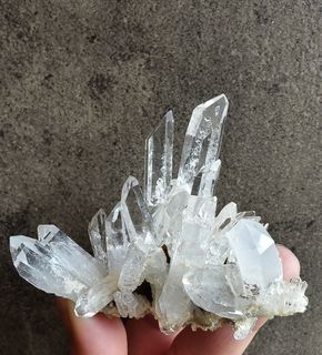 đźHigh-Quality Colombian (Lemurian) Clear Quartz Cluster64213877614337110