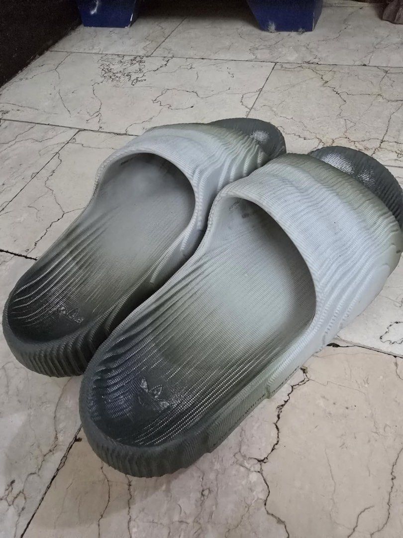 Adidas Slides (Category: Slippers & Slides) located in Antipolo. Submitted by mumpreloveddd (Listing ID 1355872921, Image 2). Description: nakatambak na lang sayang naman if hindi masira lang kakatago size if 10 and half .
