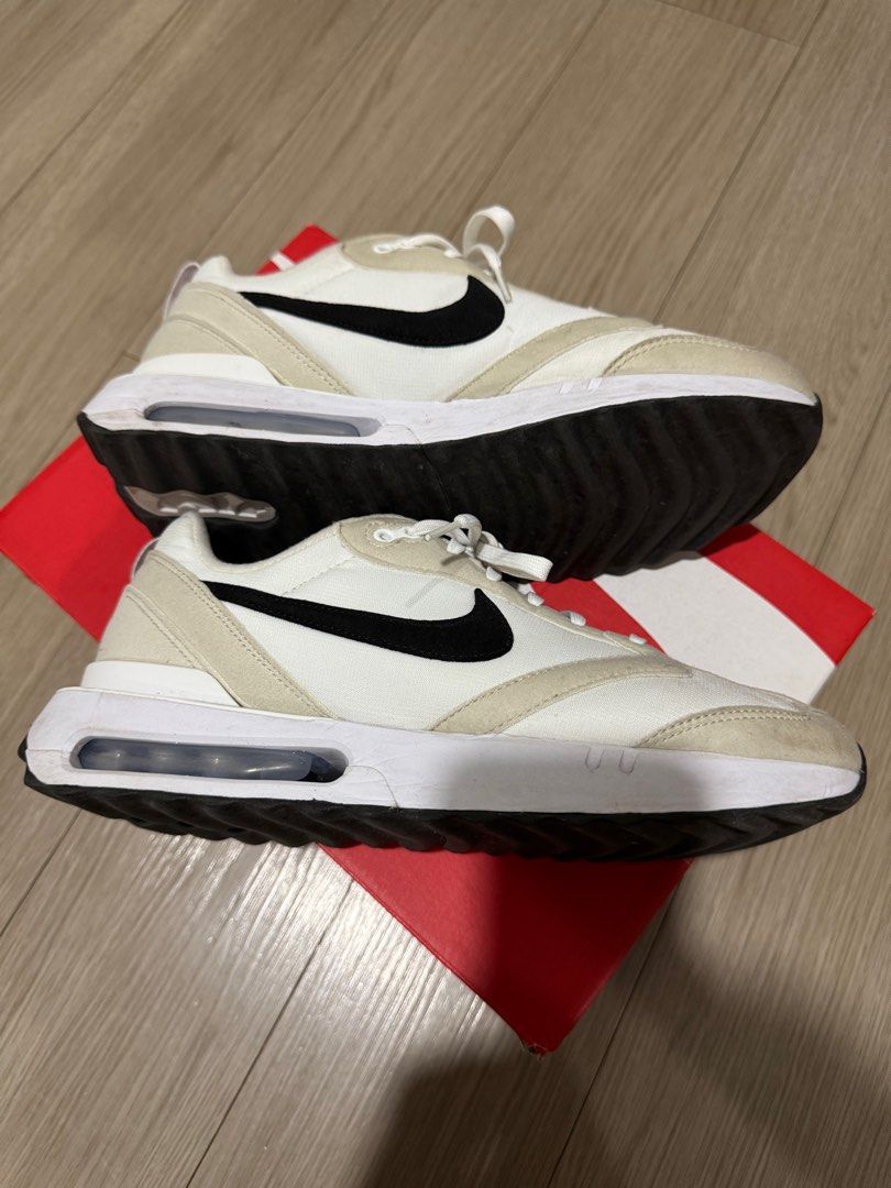 Air Max Dawn (Category: Sneakers) located in Manila. Submitted by rexign_ (Listing ID 1356006775, Image 3). Description: 100% original - like new - comes with the original box - please see last picture for the exact size and color - from Php 6,595 original price.