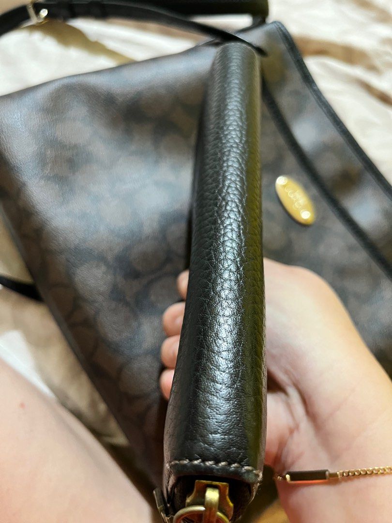 Authentic Fossil Long Wallet (Category: Luxury Bags & Wallets) located in San Pedro. Submitted by twinklestreasures (Listing ID 1355850947, Image 3). Description: Letting go my fave wallet .