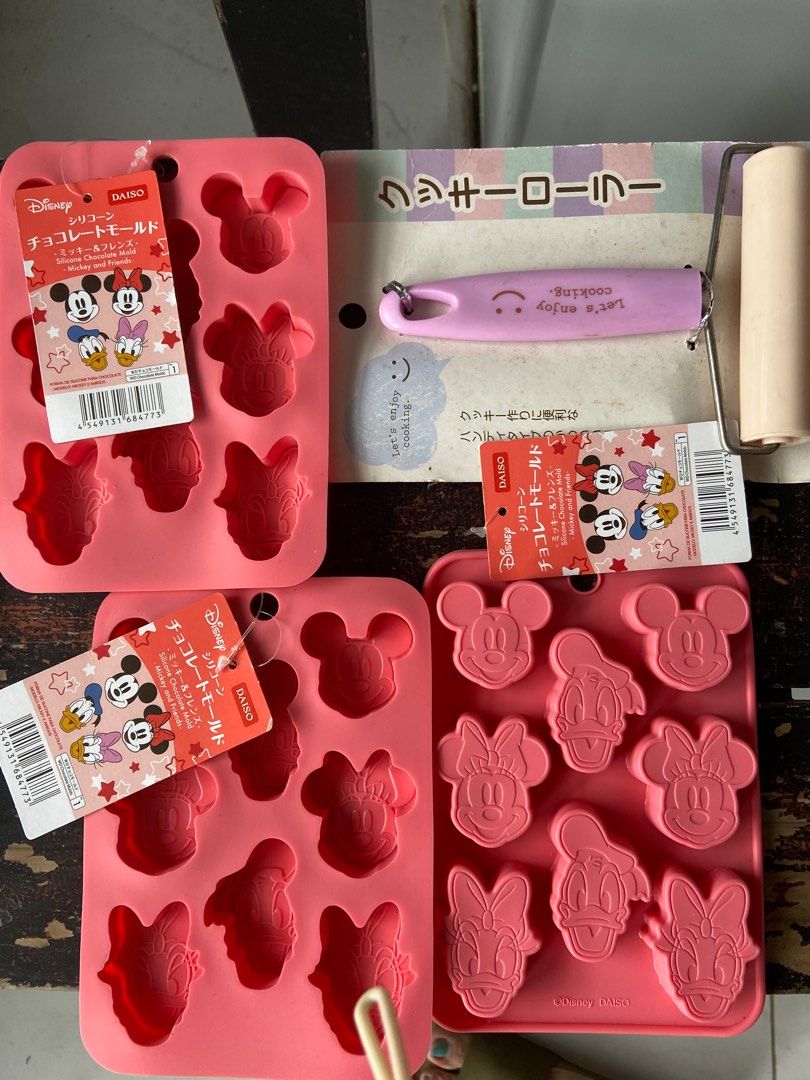 Silicon molder (Category: Bakeware) located in Caloocan City. Submitted by shinealipio (Listing ID 1355897397, Image 3). Description: Take all.