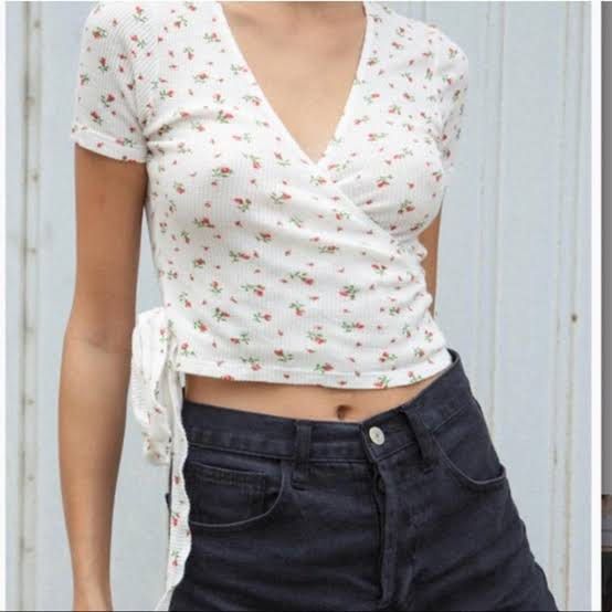 Brandy Melville Rae Floral Red Wrap Top (Category: Blouses) located in Las Pinas. Submitted by johasell (Listing ID 1355892013, Image 2). Description: 💬 - pm for actual photos - free size - good qual and cute! just havent worn it in a while mop: gcash | mod: ggx or any add.
