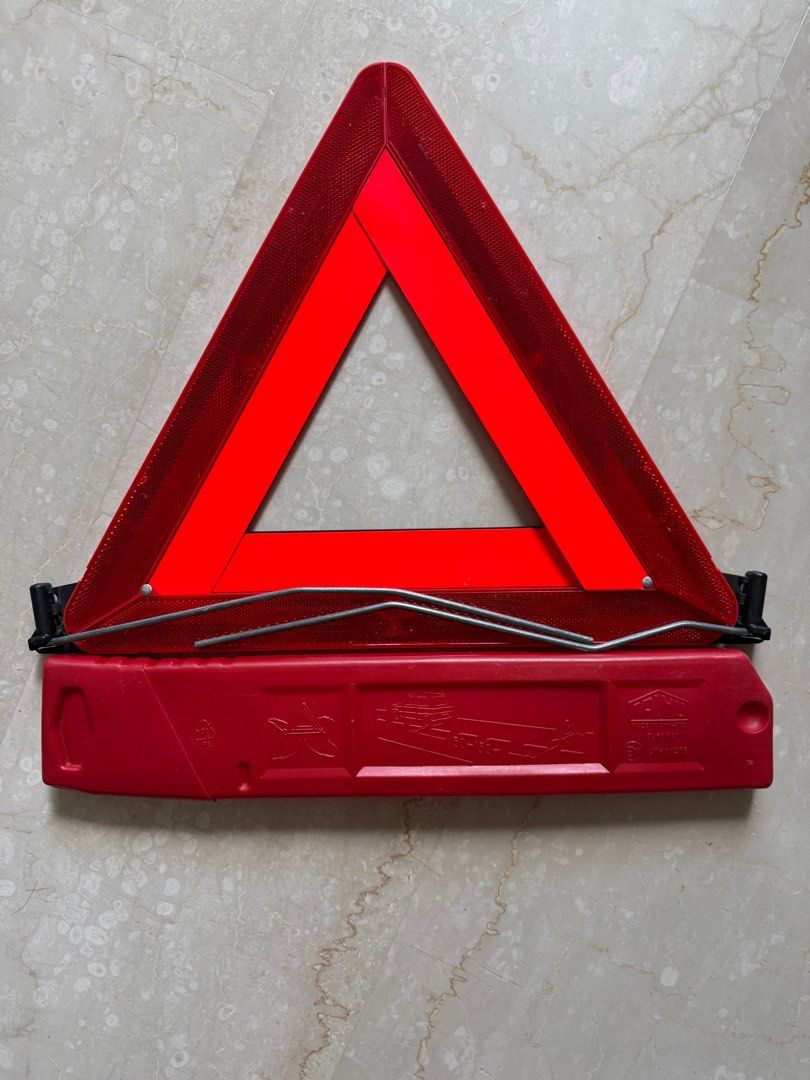 Breakdown Triangular Sign (Category: Emergency Tools) located in Singapore. Submitted by starrynight37 (Listing ID 1355897154, Image 1). Description: Brand new! Made in Finland. Good quality. .