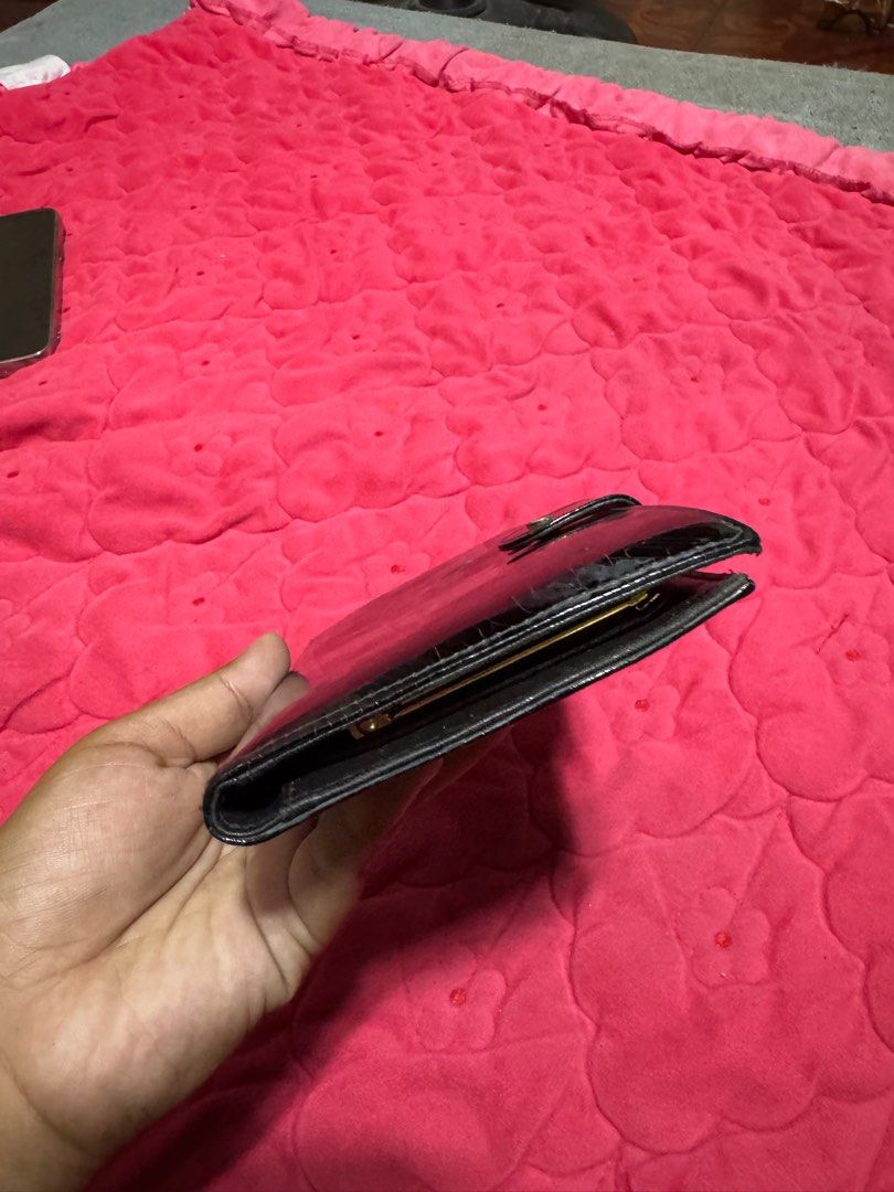 Chanel Patent Bifold (Category: Luxury Bags & Wallets) located in Manila. Submitted by pau01_ (Listing ID 1355984599, Image 3). Description: No inclusion. As is, Origanal Money back.