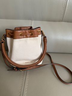 （分類：）位於 。 由 emtse 提交（商品編號 1355889920，圖片 1）。簡介： 。