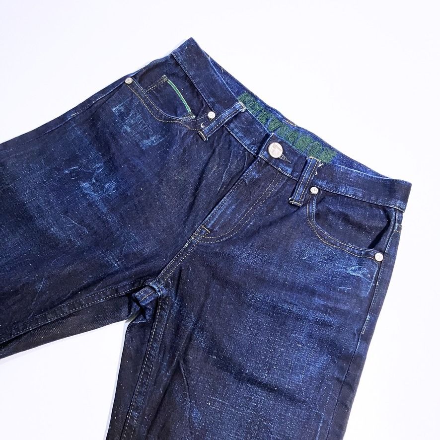 CHEVIGNON – Selvedge Denim Washed Blue Jeans (Category: Jeans) located in Taguig. Submitted by shopharee (Listing ID 1355934242, Image 3). Description: MEASUREMENTS ('Laid Flat' in Inches): 🔸 WAIST* : 27.00'' 🔸 LENGTH : 36.00'' 🔸 RISE : 10.00'' 🔸 HIP* : 35.00'' 🔸 THIGH* : 21.00'' 🔸 INSEAM : 27.00'' 🔸 HEM* : 13.00'' * Measured around ITEM CONDITIONS: 🔸 Material Quality: 10/10 🔸 Color rating: 10/10 🔸 Appearance: 10/10 🔸 Lightly used. Can
