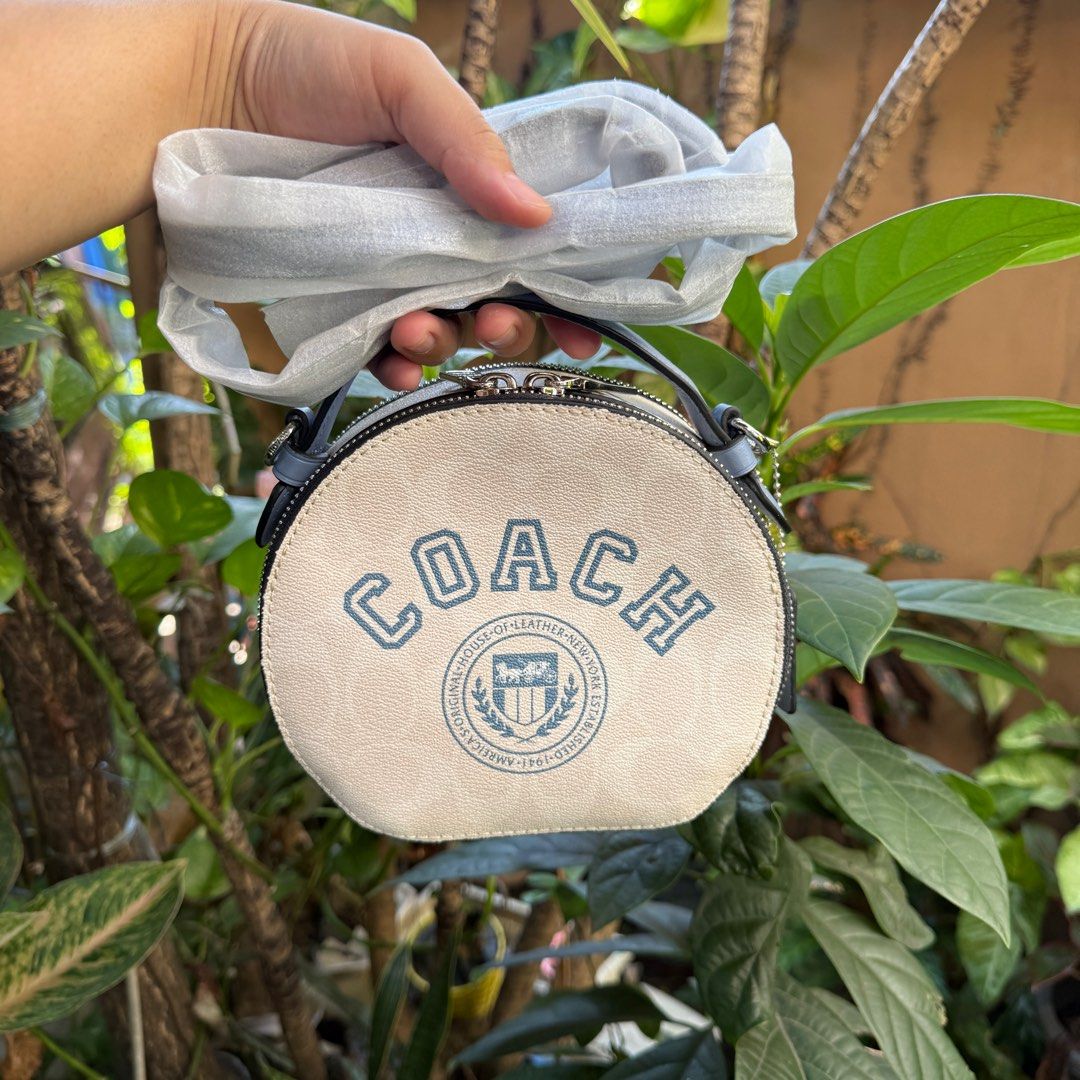 COACH CROSSBODY CANTEEN BAG (Category: Cross-body Bags) located in Quezon City. Submitted by yth.ph (Listing ID 1355930879, Image 1). Description: Really nice in actual RFS: decluttering.