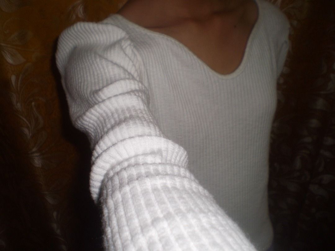 Coquette White longsleeves top (Category: Longsleeves) located in Ligao. Submitted by rinaaaroo (Listing ID 1355934397, Image 1). Description: Size: Small to Medium - only used it multiple times and it's in good condition -No bogus buyer. Do not order, or comment if not sure buyer. - Shipping fee is always shouldered by the buyer. NO FREE SHIPPING, NO COD - Strictly payment first - Courier: LBC rfs: not used enough.
