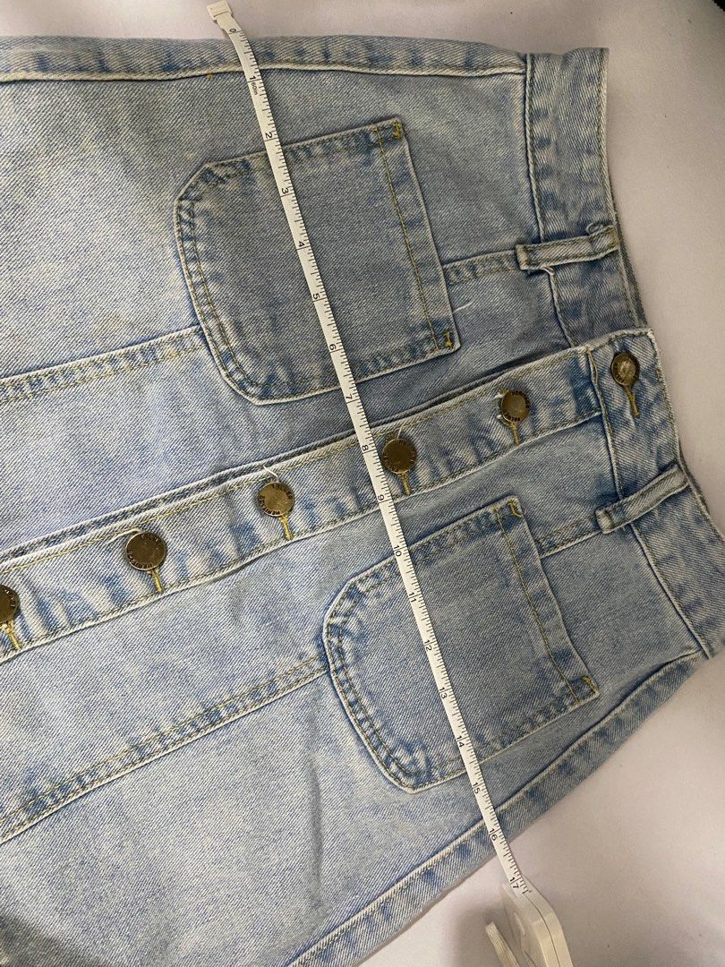 Denim Buttoned Skirt (Category: Skirts) located in Manila. Submitted by _dclutters (Listing ID 1355924059, Image 3). Description: never been used, bought from thrift shop ((: waist - 25 hips - 33 length - 32 (measurements are in inches) rfs: size too small.