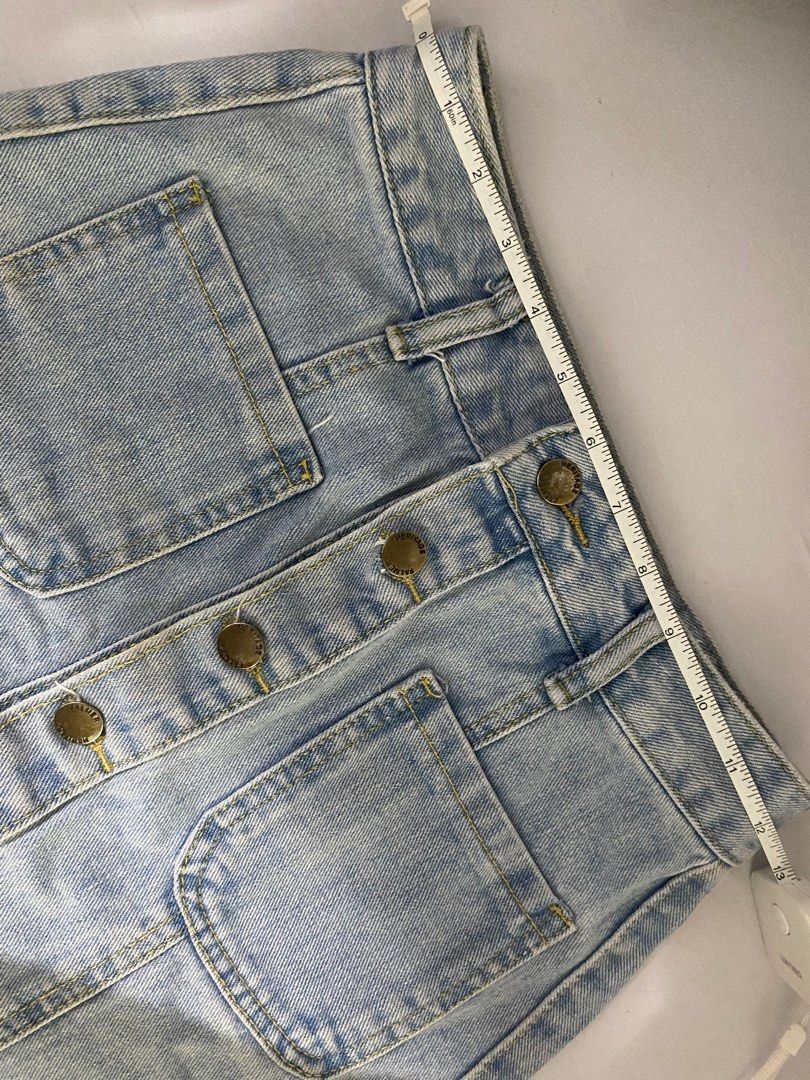 Denim Buttoned Skirt (Category: Skirts) located in Manila. Submitted by _dclutters (Listing ID 1355924059, Image 2). Description: never been used, bought from thrift shop ((: waist - 25 hips - 33 length - 32 (measurements are in inches) rfs: size too small.