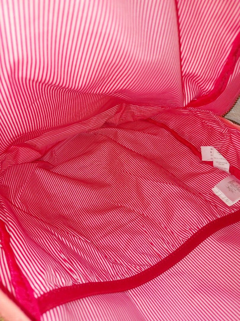 Herschel Settlement Backpack (Category: Backpacks) located in San Jose del Monte. Submitted by _elll (Listing ID 1355975193, Image 3). Description: Herschel Settlement Backpack Salmon Pink colorway Good condition pa, minsan lang magamit Negotiable! Pm for other deets 📍San Jose Del Monte,Bulacan reprice!!! 800+sf.