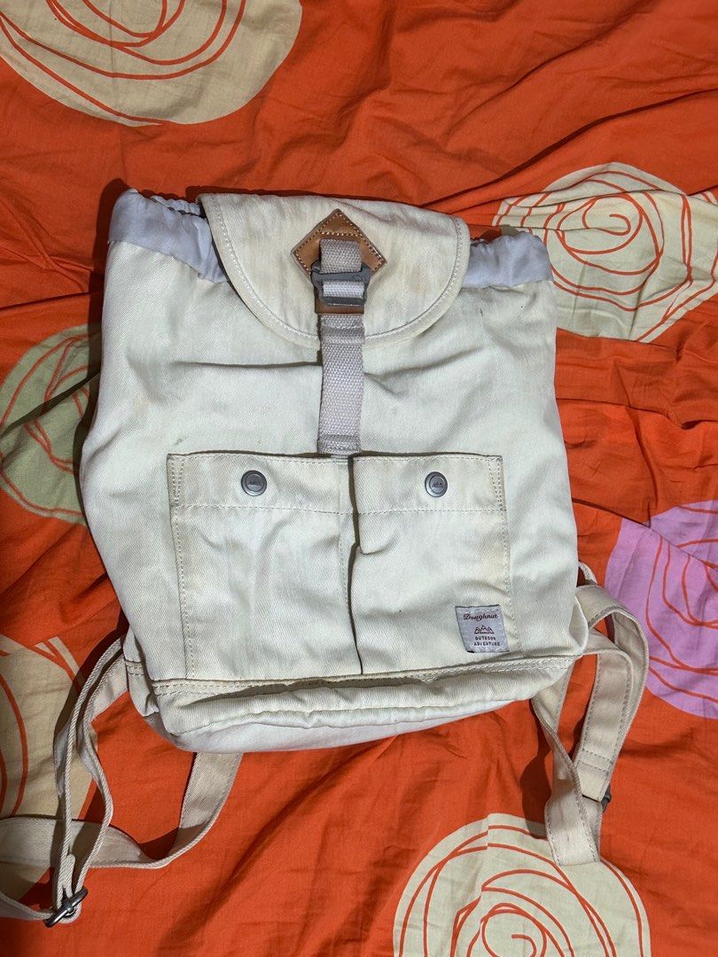 Doughnut small backpack (Category: Backpacks) located in Manila. Submitted by macsony (Listing ID 1355998467, Image 1). Description: Reliable madami malalagay. Rfs: declutter. Laptop does not fit but tablet and ipad mini can fit..