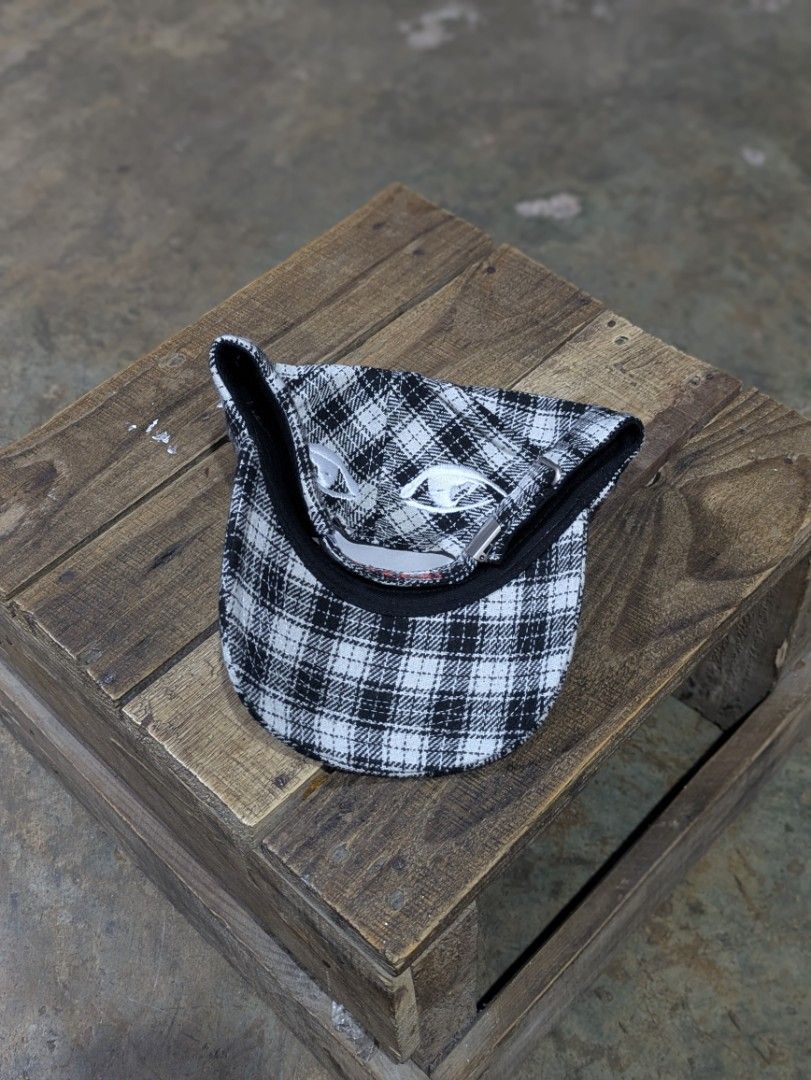 Hoddle cap (Category: Caps & Hats) located in Cavite. Submitted by latestpickcaps (Listing ID 1355893898, Image 3). Description: Hoddle cap Brand new condition No issue Before price: ₱800 Sale price: ₱699 Free shipping.