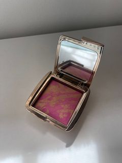 (Category: ) located in . Submitted by BrisbabeMakeup (Listing ID 1355878206, Image 1). Description: .