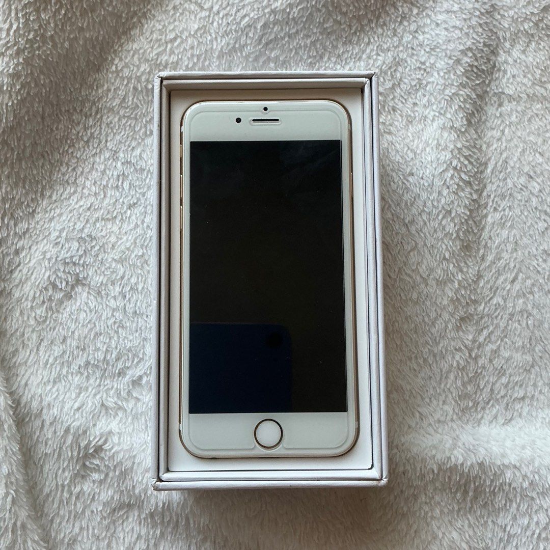 iPhone 6 (Category: iPhone 6 Series) located in Bocaue. Submitted by decluttercsbroke (Listing ID 1355892695, Image 1). Description: 16 GB All buttons are working 100% Battery health (replaced) No iCloud issue Factory unlocked Honest opinion: i think ts a white box phone (my mom got this from a mystery box package worth 4k lol waste of money).
