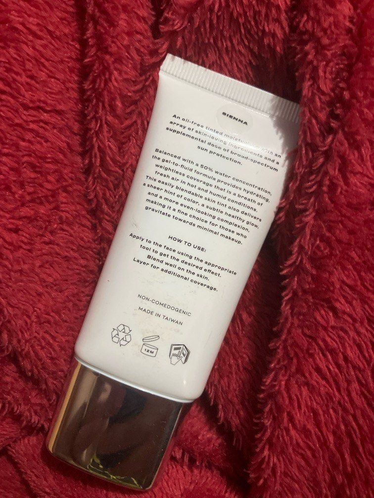 issy skin tint in Sienna (Category: Makeup) located in Manila. Submitted by anbacani0334519 (Listing ID 1355950556, Image 2). Description: more than a half full!! rfs: not my shade 📍Pasig City.
