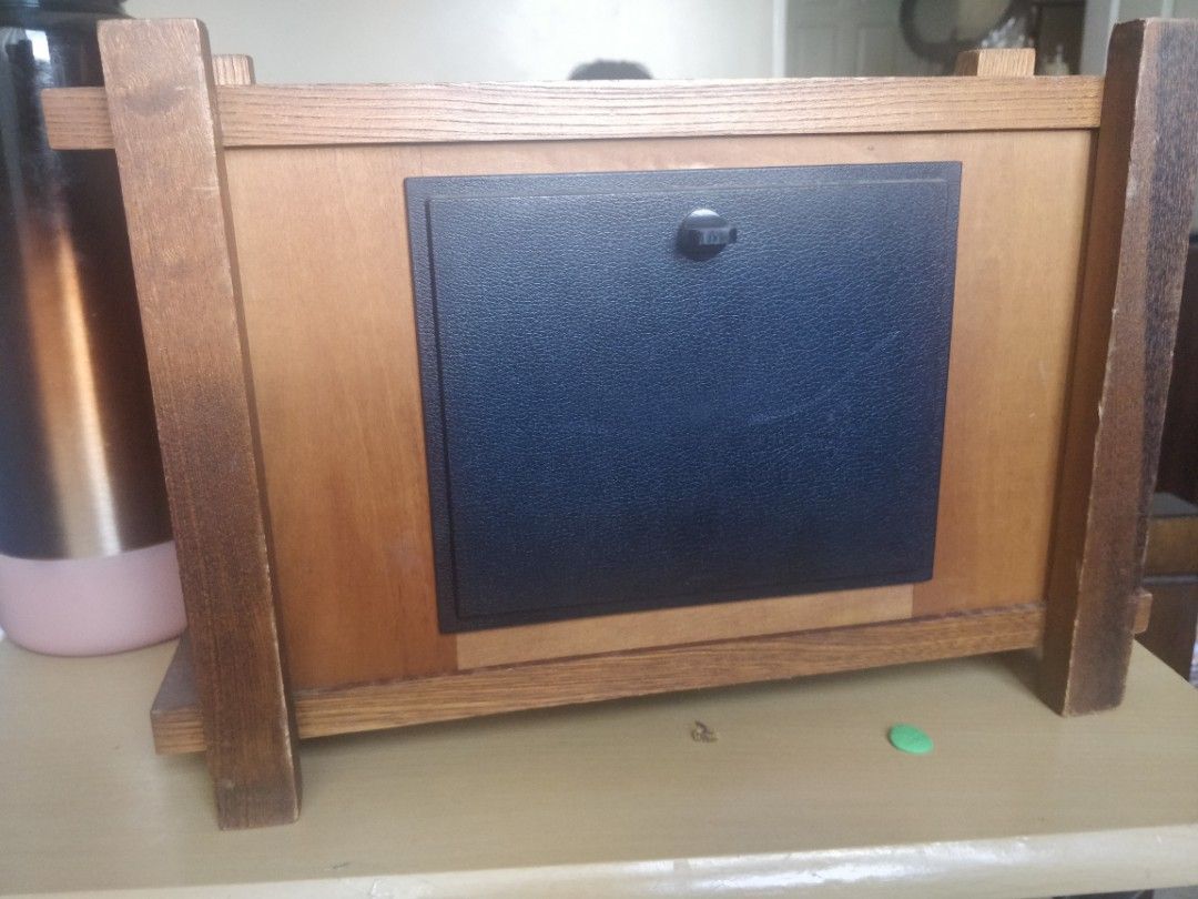 Japan movement clock Seiko transistor (Category: Clocks) located in Pasig City. Submitted by edrell (Listing ID 1355945965, Image 2). Description: good working condition. Wooden body can be pickup on my place at cainta felix avenue..