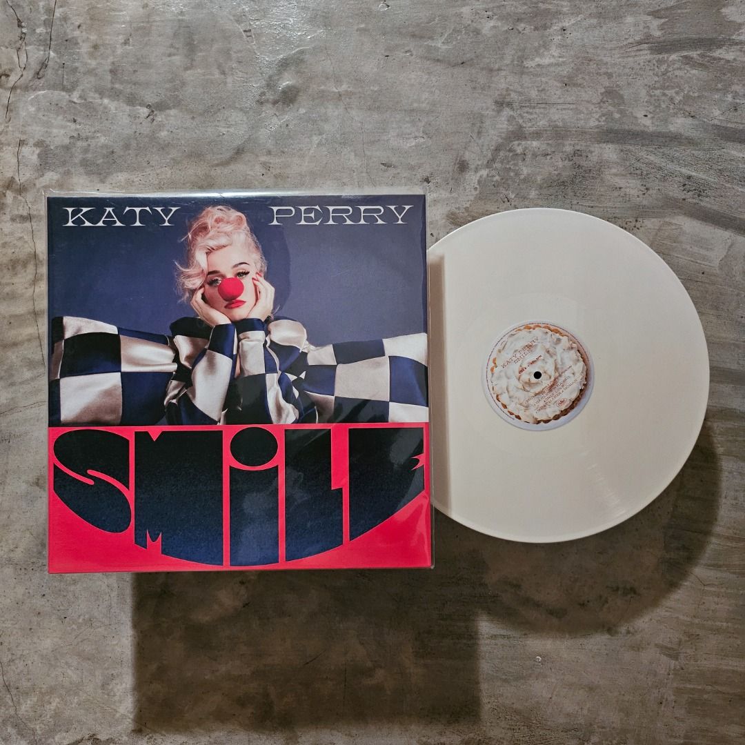 Katy Perry – Smile (Category: Vinyls) located in Manila. Submitted by jarodaily (Listing ID 1355863280, Image 1). Description: Capitol Records – B003242701 Vinyl, LP, Album, Limited Edition, Custard .