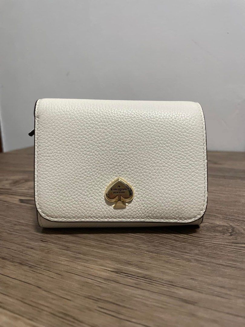 Kayla Mini Wallet (Category: Luxury Bags & Wallets) located in Manila. Submitted by lovieauthenticmerchandise (Listing ID 1355836285, Image 2). Description: .
