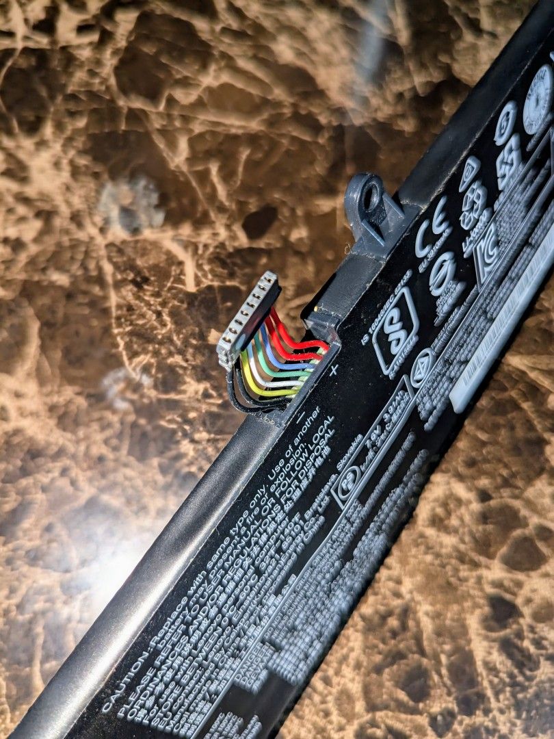 Lenovo IdeaPad Battery (Authentic) L16C2PB2 (Category: Computer Parts) located in Quezon City. Submitted by deinge (Listing ID 1355987586, Image 2). Description: Brand: Lenovo Model: L16C2PB2 Capacity: 4030 mAh ORIGINAL ❗Negotiable ❗Buyers SF rfs: Scraps.
