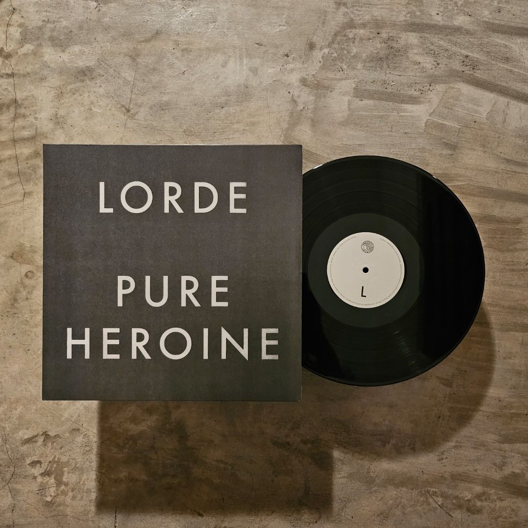Lorde – Pure Heroine (Category: Vinyls) located in Manila. Submitted by jarodaily (Listing ID 1355859810, Image 1). Description: Universal Music New Zealand – 602537539857 Vinyl, LP, Album, 180g.
