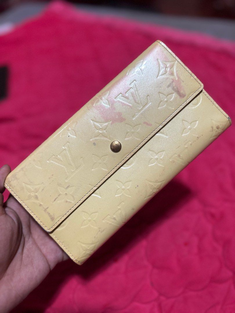 lv long wallet (Category: Luxury Bags & Wallets) located in Manila. Submitted by pau01_ (Listing ID 1355986657, Image 1). Description: .