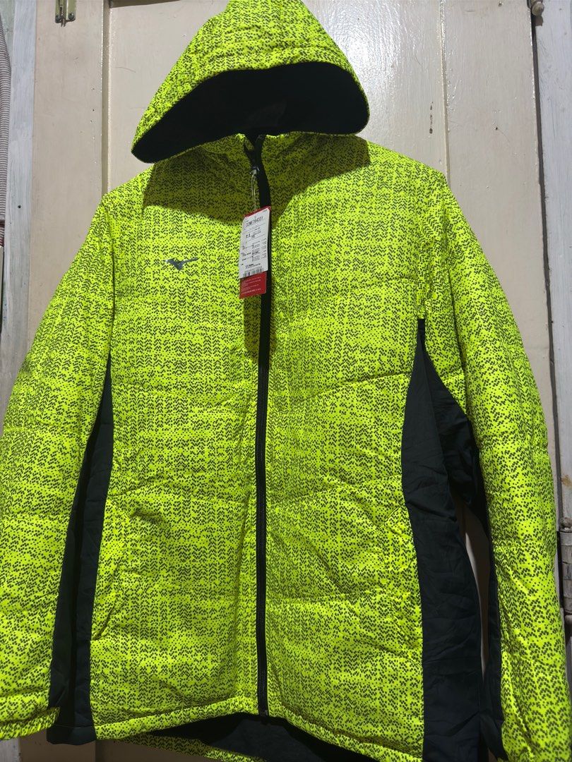 Mizuno Outdoor Jacket ( brand-new with tag) (Category: Coats, Jackets and Outerwear) located in Quezon City. Submitted by ark_matt (Listing ID 1355848367, Image 1). Description: Pm me for more details. Slightly Negotiable. 2XL on tag pero Large lang siya sa men.