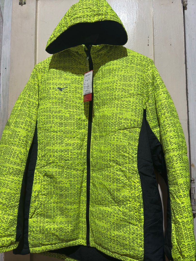 Mizuno Outdoor Jacket ( brand-new with tag) (Category: Coats, Jackets and Outerwear) located in Quezon City. Submitted by ark_matt (Listing ID 1355848367, Image 2). Description: Pm me for more details. Slightly Negotiable. 2XL on tag pero Large lang siya sa men.