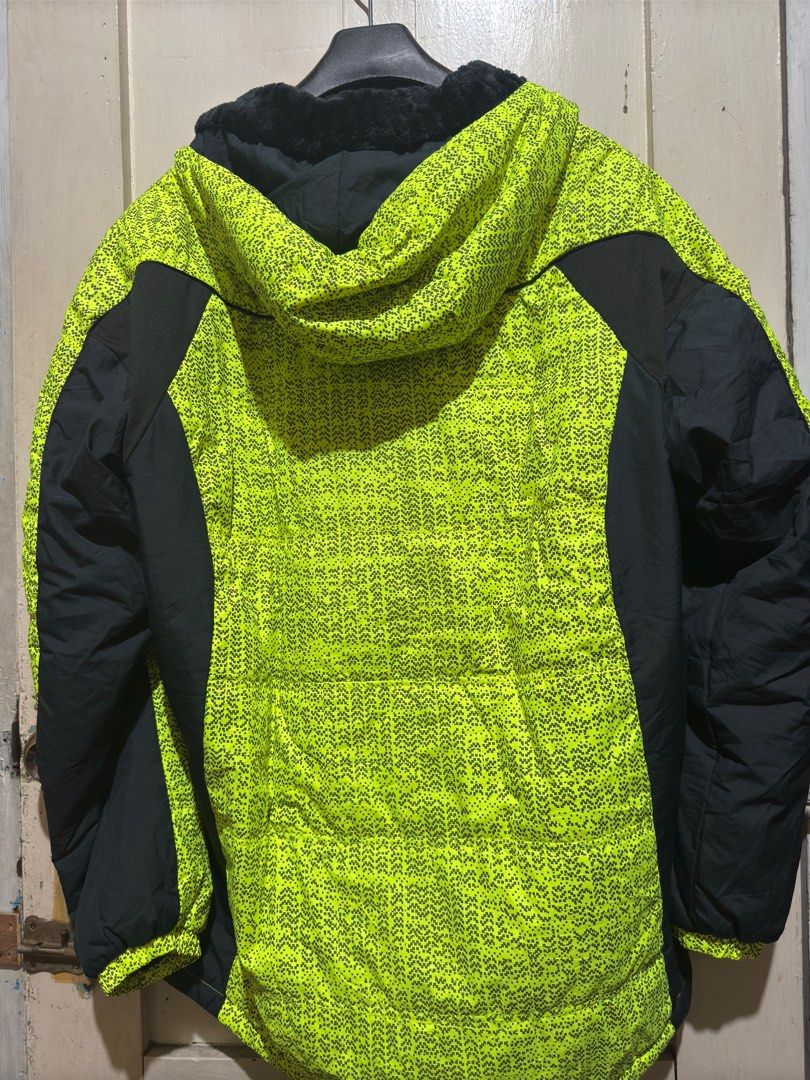 Mizuno Outdoor Jacket ( brand-new with tag) (Category: Coats, Jackets and Outerwear) located in Quezon City. Submitted by ark_matt (Listing ID 1355848367, Image 3). Description: Pm me for more details. Slightly Negotiable. 2XL on tag pero Large lang siya sa men.