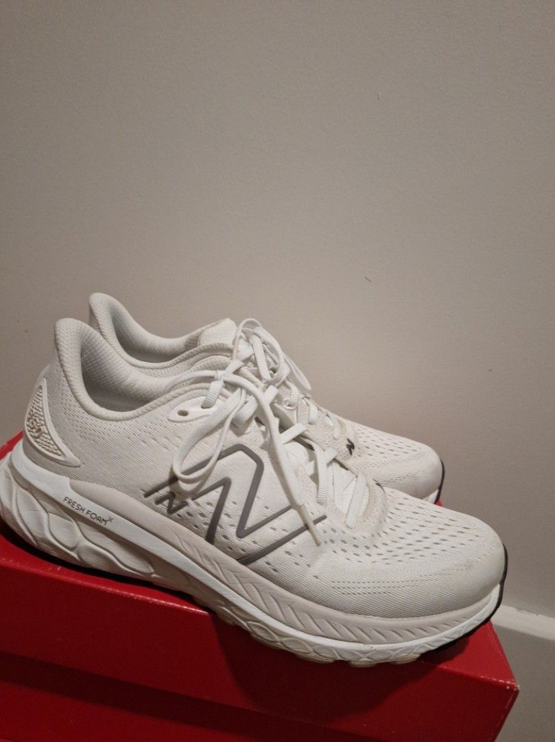 New balance 860v13 US 9.5 men (Category: Sneakers) located in Manila. Submitted by nikern2017 (Listing ID 1321785761, Image 3). Description: stability running shoes good also for walking and casual wear RFS big size/ de-cluttering.