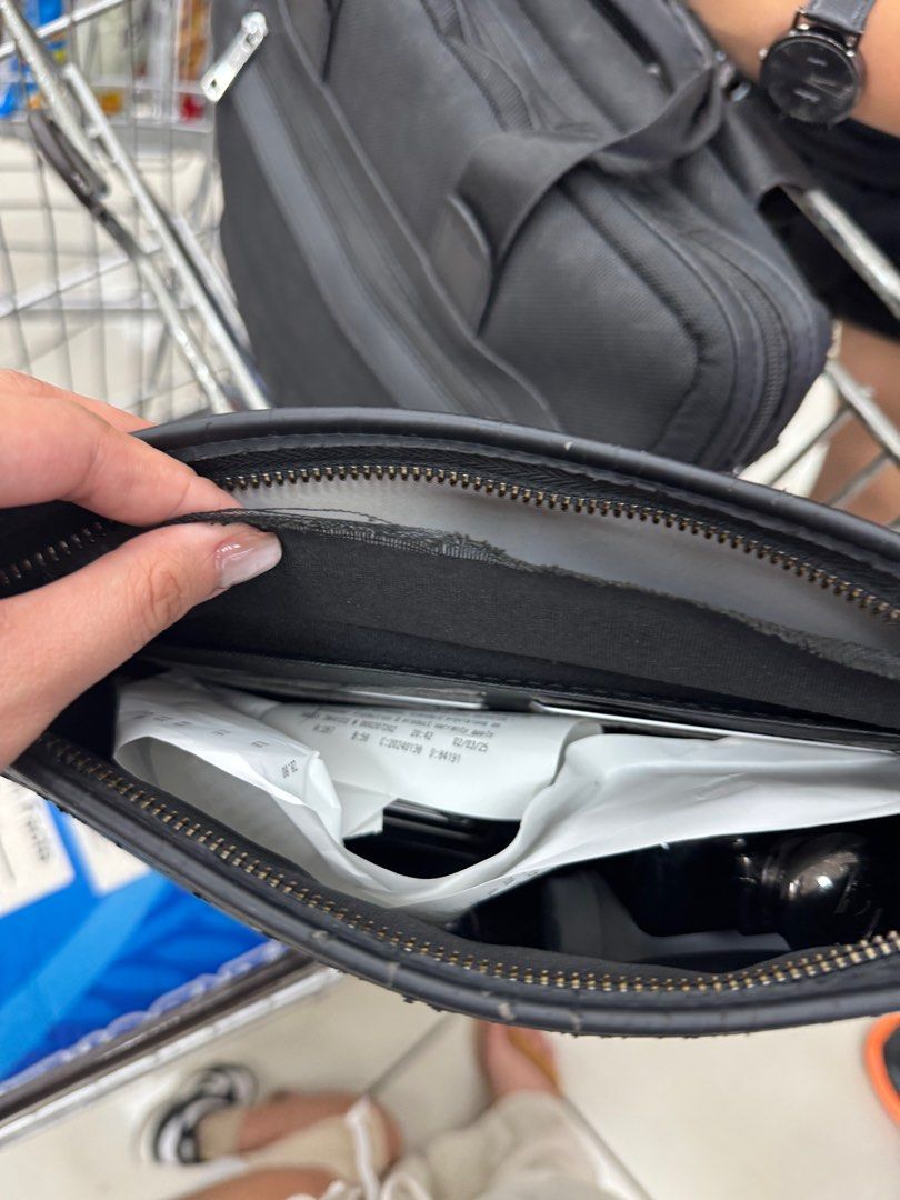 Pochette Voyage mm (Category: Luxury Bags & Wallets) located in Batangas. Submitted by c.lyns (Listing ID 1355982504, Image 3). Description: .